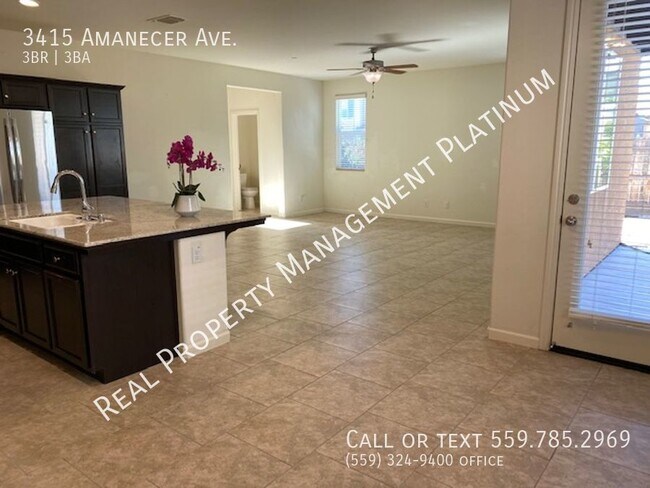 Building Photo - $2,500 Ashlan & Leonard 3 Bedroom + Solar ...