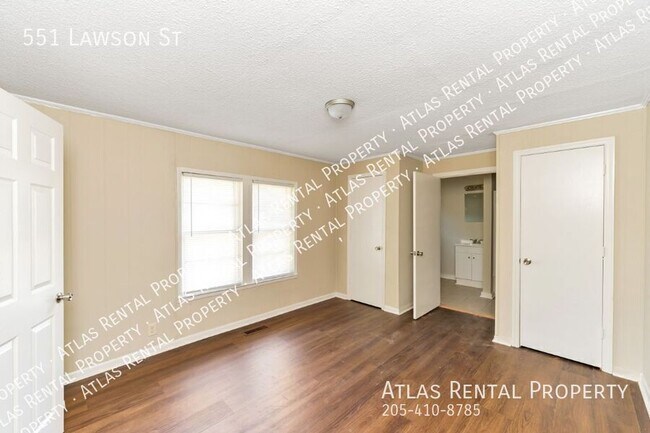 Building Photo - 551 Lawson St