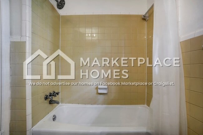 Building Photo - 4372 Greenleaf Cir SW