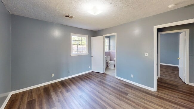 Building Photo - 4 Bedroom/3 Bath Home in Prattville
