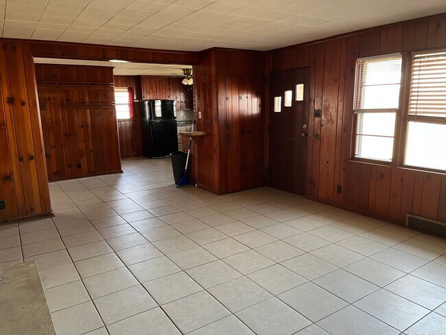 Building Photo - Pet Friendly House in Dow IL on 1 Acre