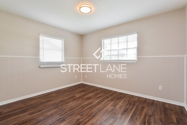 Building Photo - NOW OFFERING FIRST 2 FULL MONTH FREE OR A ...