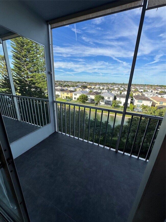 Building Photo - 1101 Crystal Lake Dr