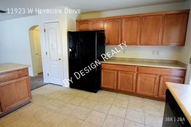 Building Photo - Rancho Marana 3 Bed 2 Bath + Den