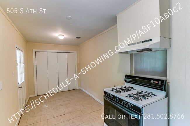 Building Photo - 505 S 4th St