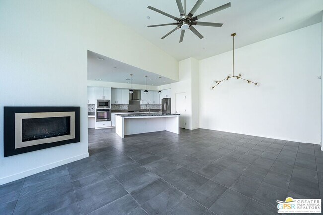 Building Photo - 1007 Ziel Dr