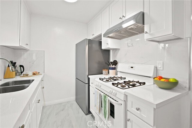 Building Photo - 837 S Sierra Vista Ave