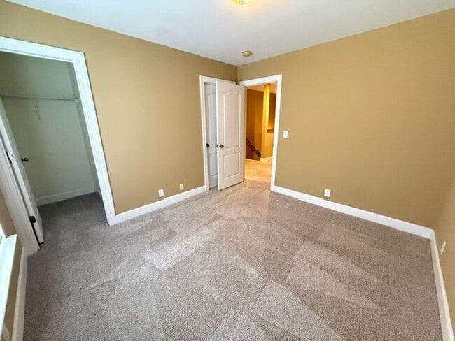 Building Photo - 3026 Sugarberry Ln
