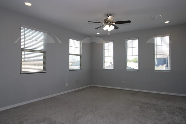 Building Photo - 2092 E Lantana Dr