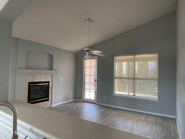 Building Photo - 3701 Trina Pl