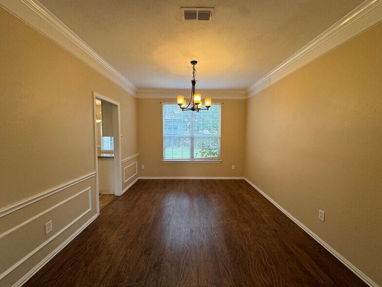 Building Photo - 5420 Cold Springs Dr