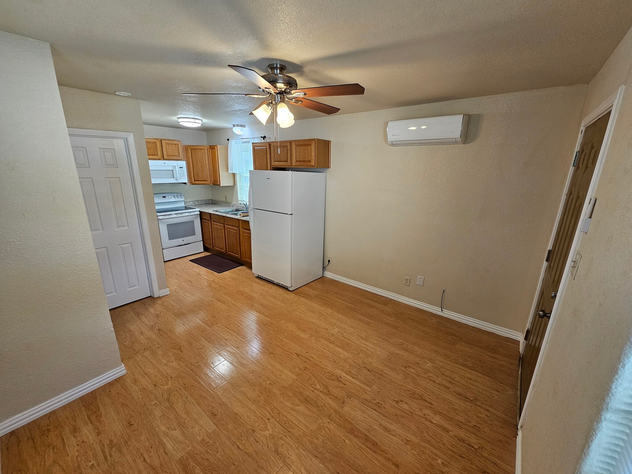 Living Room/Dining Room - 305 Pulliam St