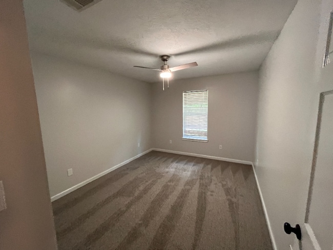 Building Photo - 133 N Ridge Dr