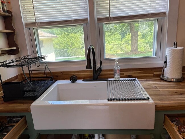 Building Photo - Fully Furnished 3BR Retreat Near Boone Lake – Flexible Lease Terms (3–12 Months)