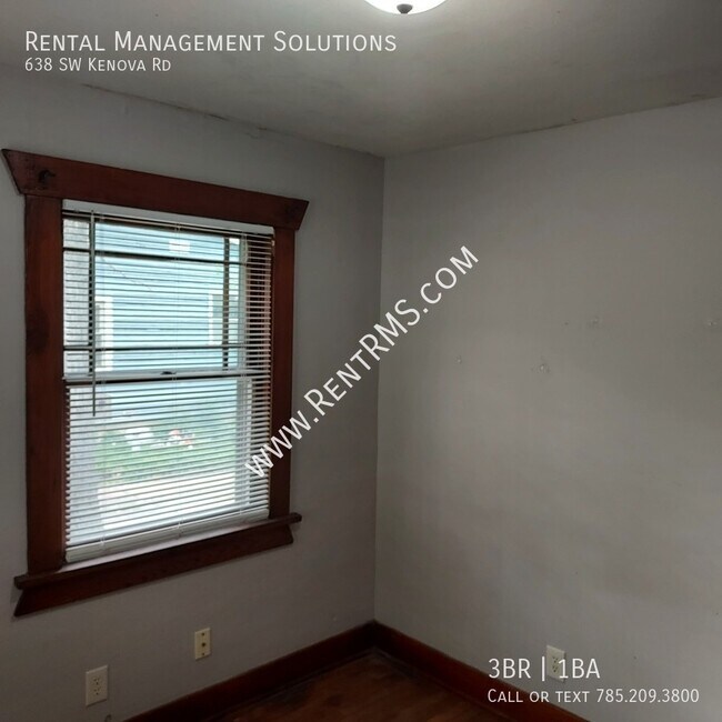 Building Photo - 638 SW Kenova Rd