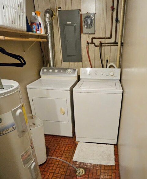 Building Photo - 1908 Refset Dr