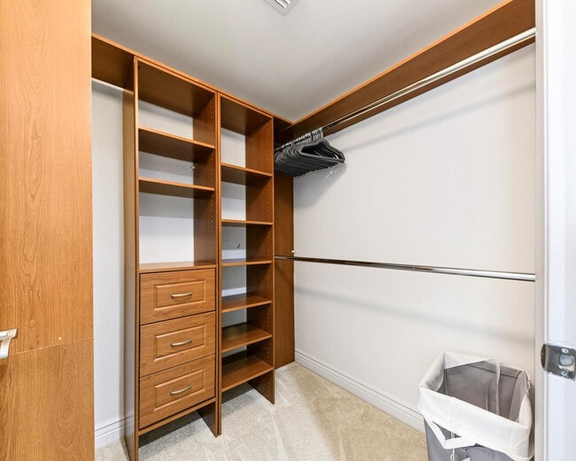 Building Photo - 101 S Fort Lauderdale Beach Blvd