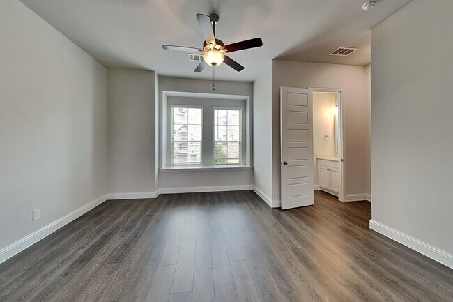 Building Photo - 2232 Palomino St