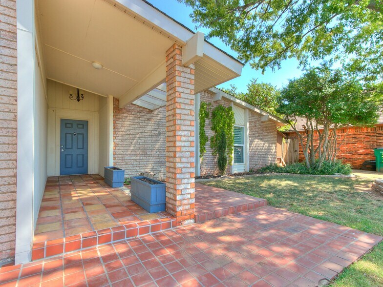 Building Photo - 9906 Mantle Dr