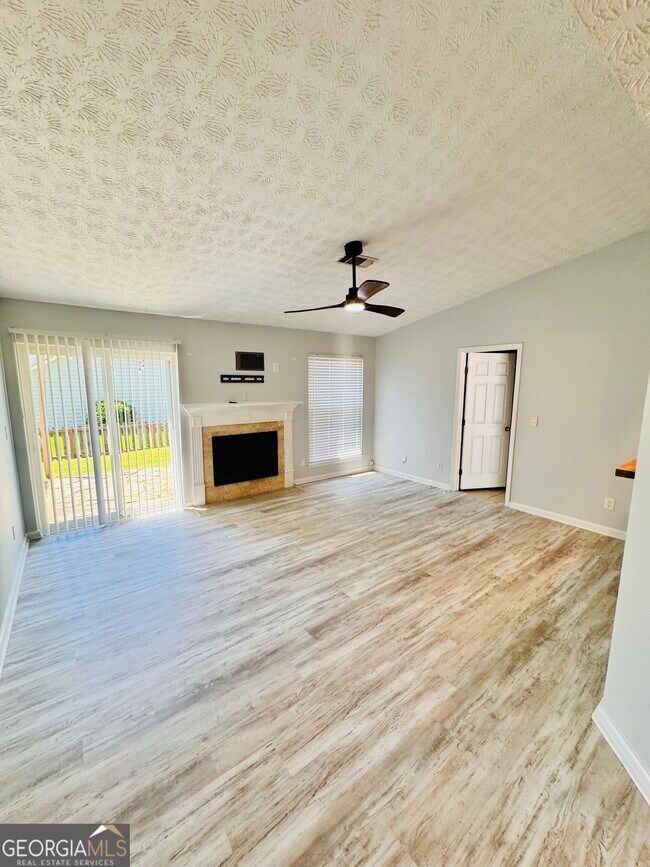 Building Photo - 506 Iris Glen