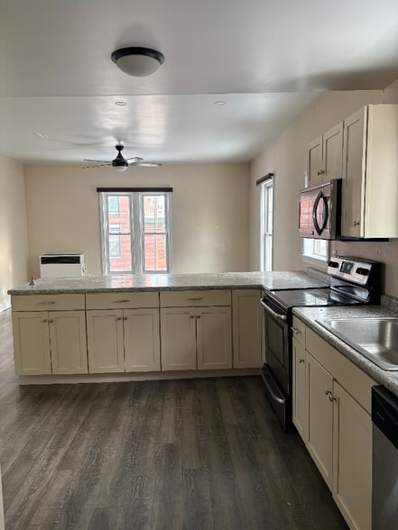 Building Photo - 253 Lisbon St