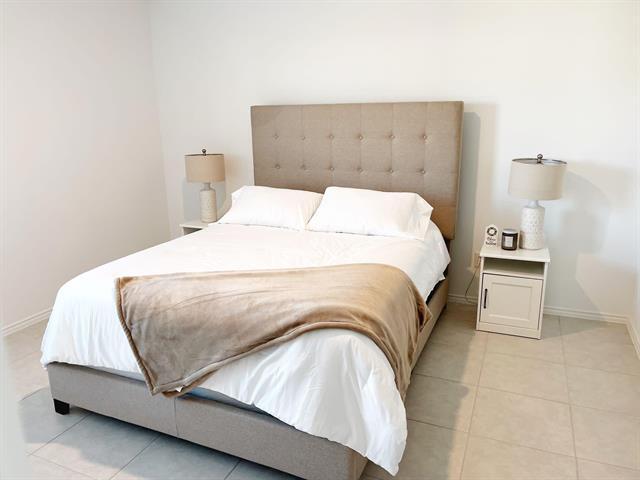 Building Photo - 136 Honeysuckle St