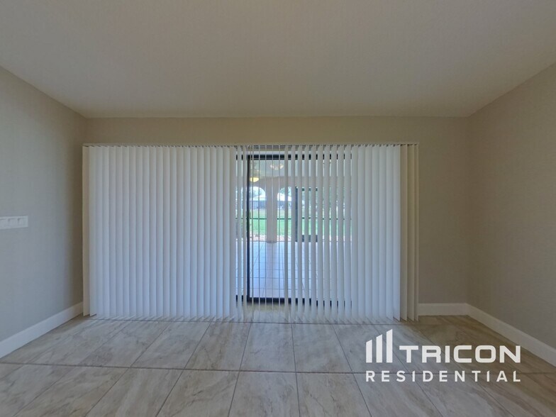 Building Photo - 2285 Rio De Janeiro Ave