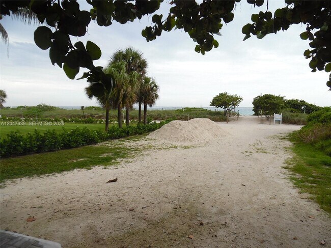 Building Photo - 8911 Collins Ave