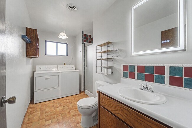 Building Photo - Beautiful 2-Bedroom Home on Corner Lot with RV Parking & Spacious Backyard