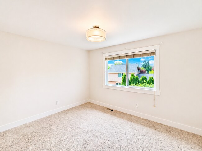 Building Photo - Great SFH for rent in North Rose Hill