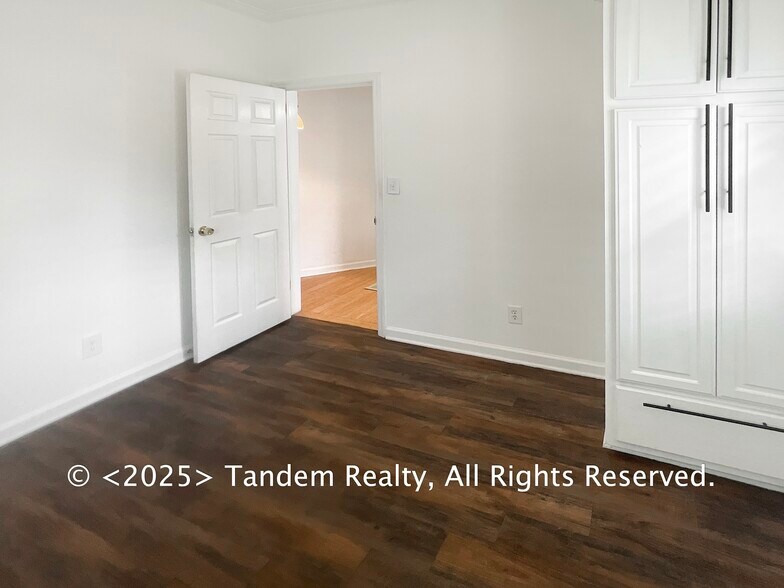 Building Photo - 401 Cleves St