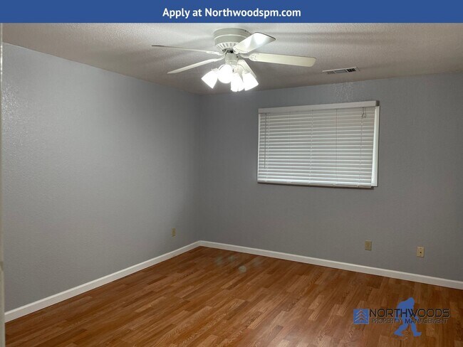 Building Photo - Nice 2 Bedroom 1 Bathroom Duplex-Grants Pass
