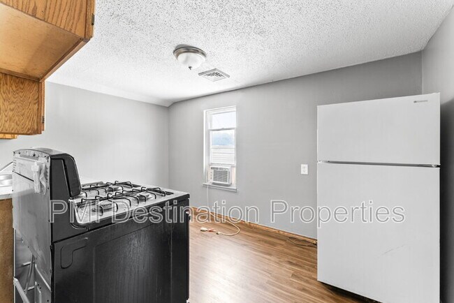 Building Photo - 9408 East 23rd St S
