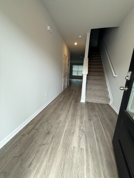 Building Photo - 209 Hazel Ln