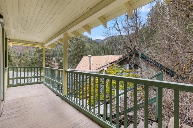 Building Photo - 1144 Canyon Ave