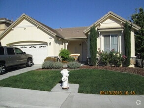 Building Photo - 1043 Villaggio Cir