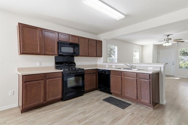 Building Photo - 177 Pebble Creek Ln