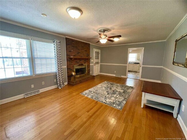 Building Photo - 2514 Dartmouth Dr