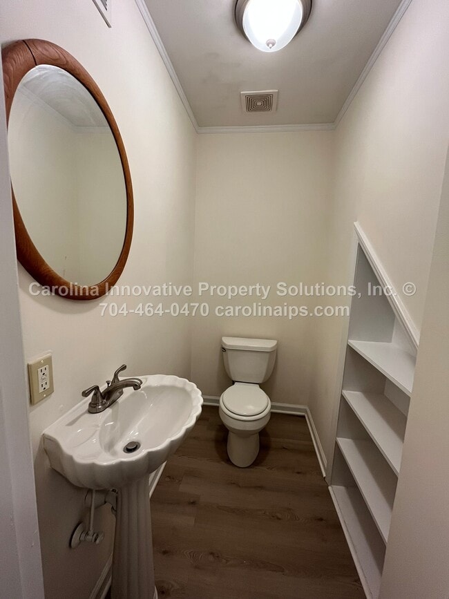 Building Photo - 4535 Dawnwood Dr