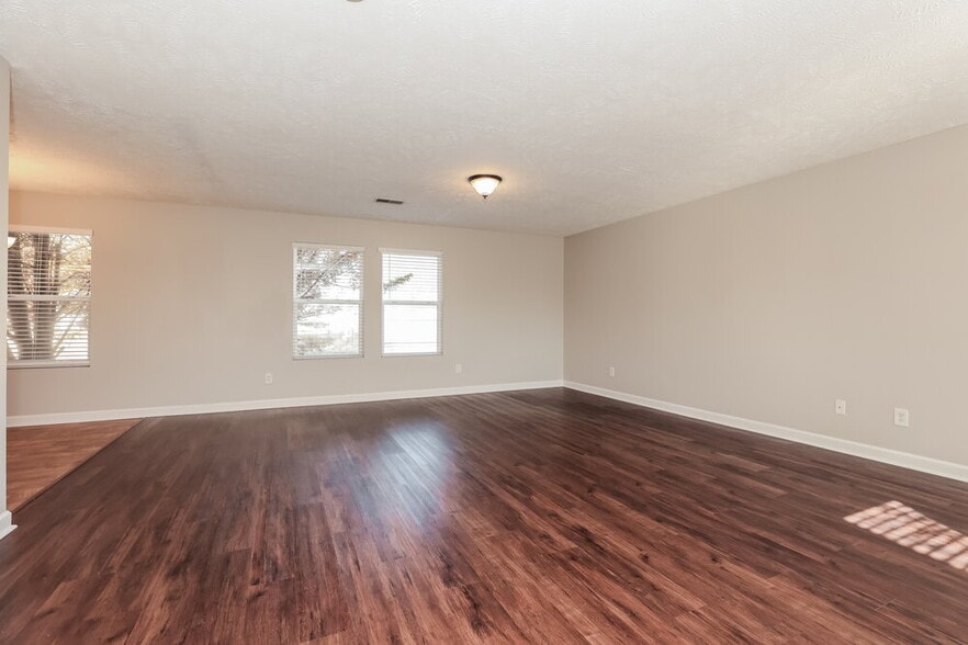 Building Photo - 4003 Randall Ln