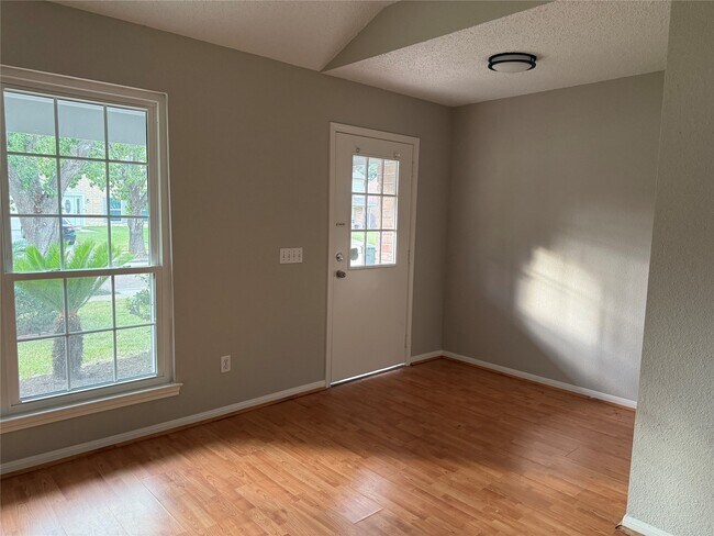 Building Photo - 3610 Bartons Ln