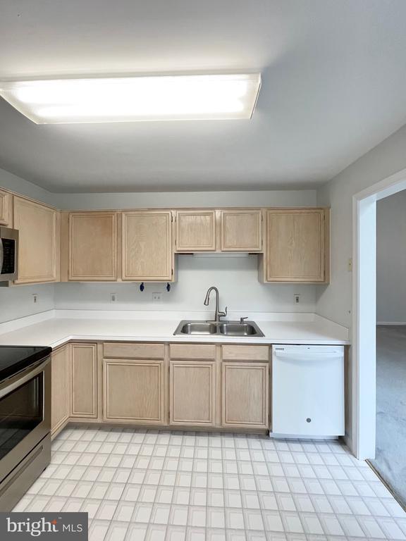 Building Photo - 2800 Emma Lee St