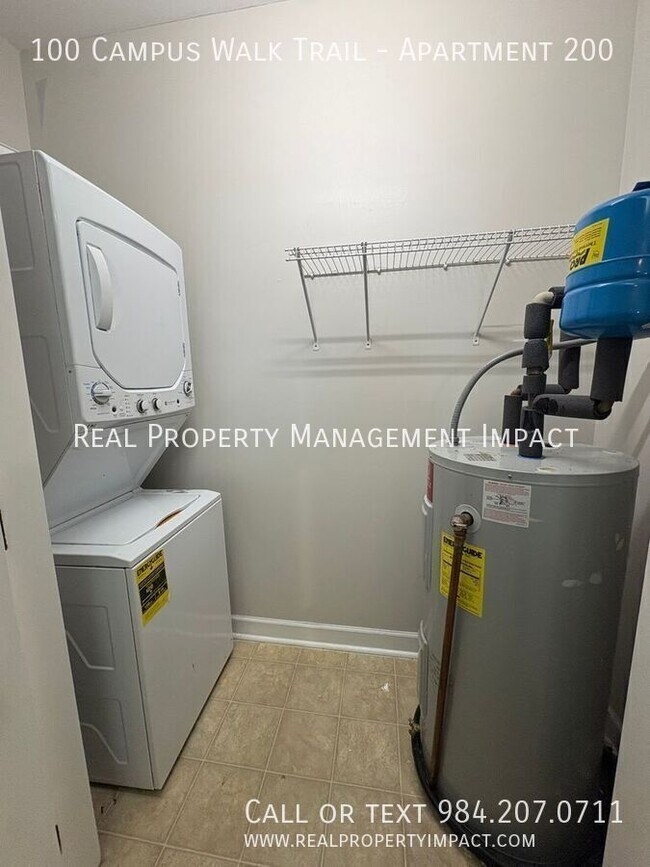 Building Photo - 100 Campus Walk Trl