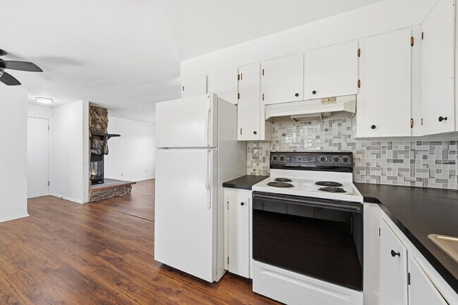 Building Photo - $1,990.95- 3 bed/1 bath Home in Berthoud with a large backyard