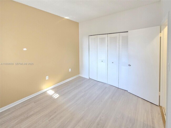 Building Photo - 2331 NW 96th Terrace