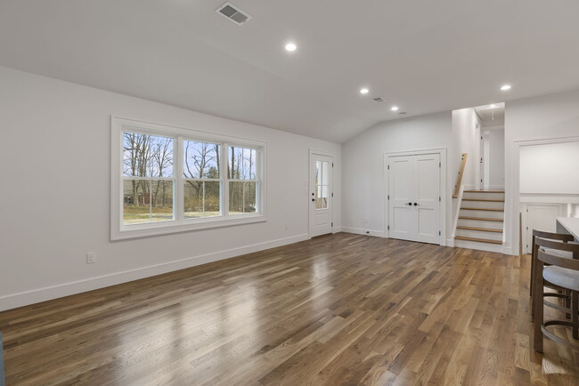 Building Photo - 52 Curtis Rd