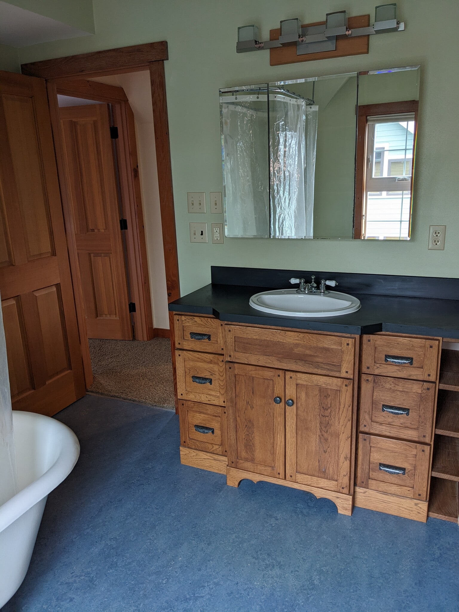 upstairs full bath - 819 Donovan Ave