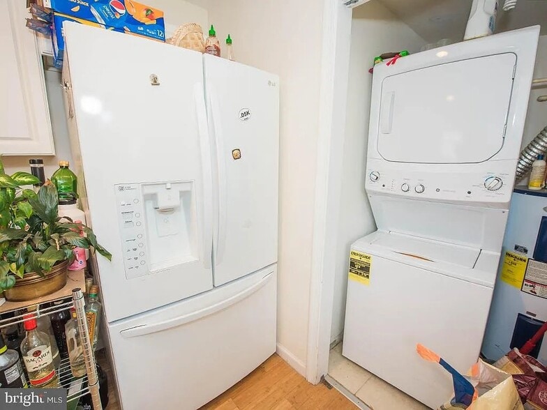 Building Photo - 604 Liberty St