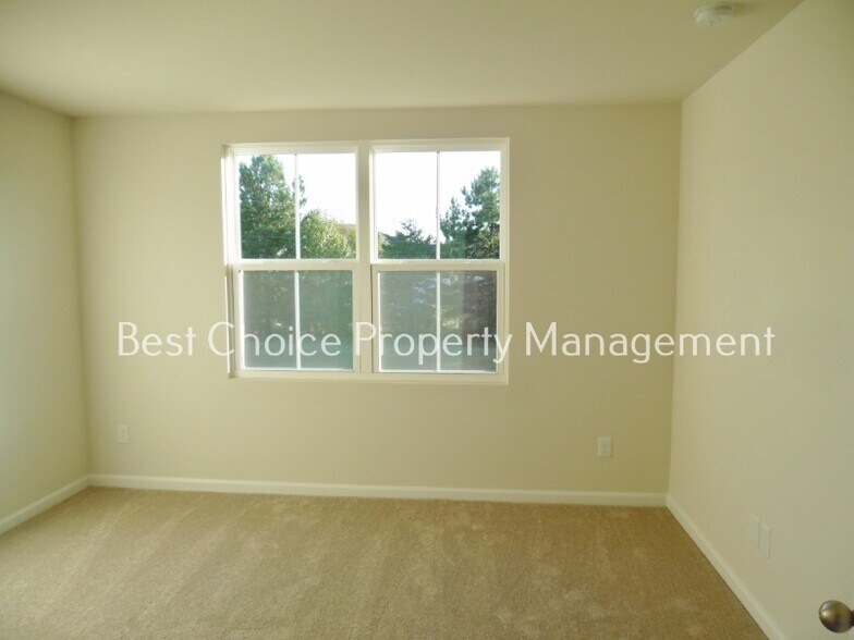 Building Photo - 404 Brookshade Way