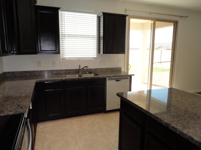 Building Photo - 34360 N Levi Ct